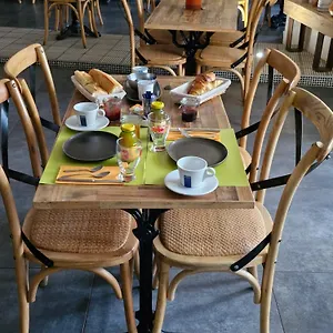 Bed & Breakfast D'hotes Du Bistrot D'ici, Saint-Saturnin (Puy-de-Dome)